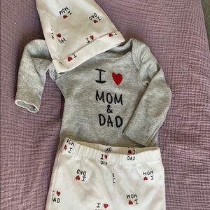 Kids Matching Set - Gray and White 'I Love Mom & Dad' Outfit